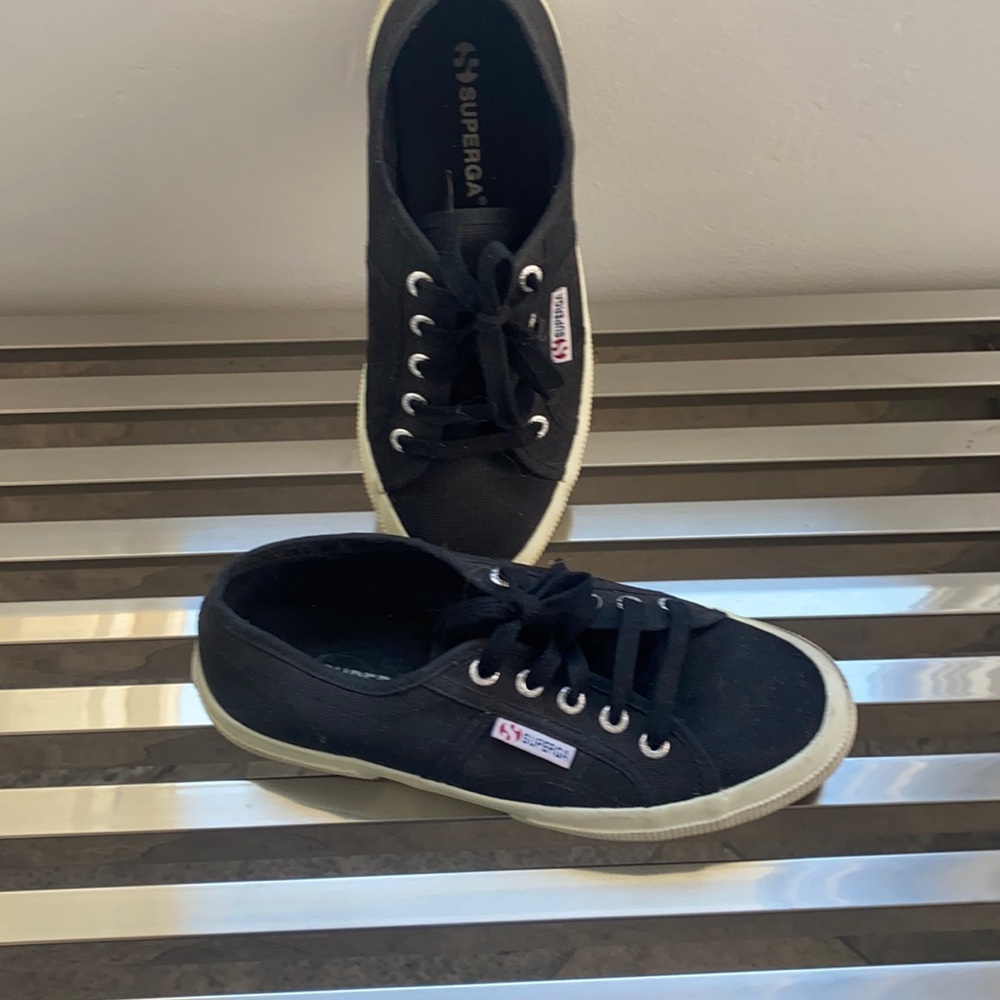 Tennis shoes Superga